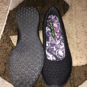 Women’s Sketchers never worn!